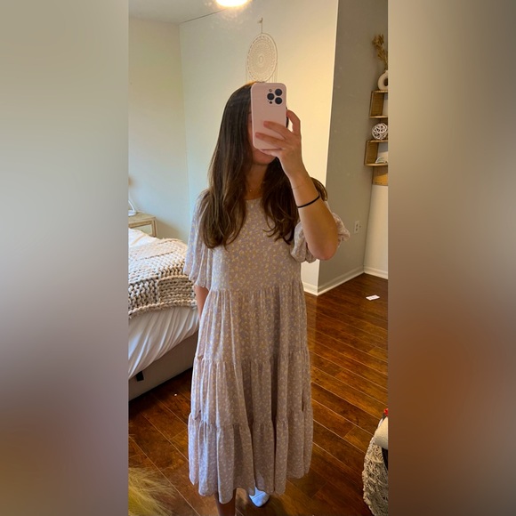 Lavender floral designed dress puffed sleeves size s - Picture 3 of 3